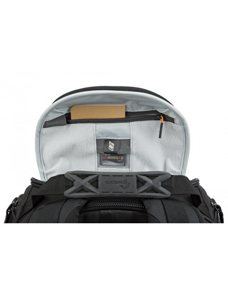 MOCHILA PROTACTIC BP AW II LOWEPRO - LP37176-PWW / LP37177-PWW